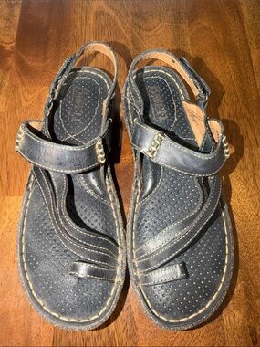 Born Navy Blue Leather Slingback Sandals